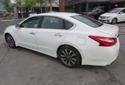 2017 Nissan Altima - Thumbnail 9