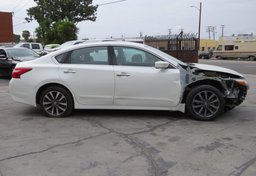 2017 Nissan Altima - Thumbnail 6