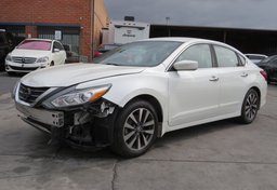 2017 Nissan Altima - Thumbnail 3