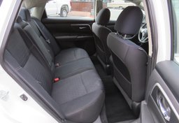 2017 Nissan Altima - Thumbnail 28