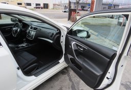 2017 Nissan Altima - Thumbnail 20