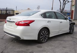 2017 Nissan Altima - Thumbnail 8