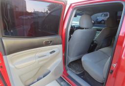 2013 Toyota Tacoma - Thumbnail 22