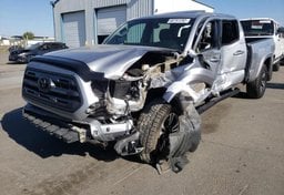 2016 Toyota Tacoma - Thumbnail 4