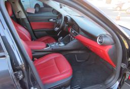 2021 Alfa Romeo Giulia - Thumbnail 25