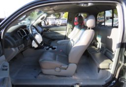 2005 Toyota Tacoma - Thumbnail 32