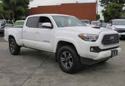 2018 Toyota Tacoma - Thumbnail 3