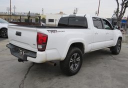 2018 Toyota Tacoma - Thumbnail 7