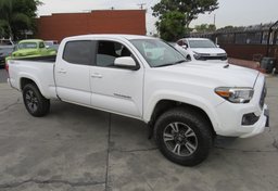 2018 Toyota Tacoma - Thumbnail 1