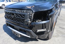 2022 Nissan Frontier - Thumbnail 13