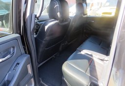 2022 Nissan Frontier - Thumbnail 31