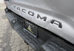 2020 Toyota Tacoma 4WD - Thumbnail 21