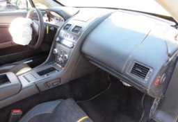 2015 Aston Martin V8 Vantage - Thumbnail 22