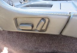 2015 Aston Martin V8 Vantage - Thumbnail 32