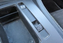 2015 Aston Martin V8 Vantage - Thumbnail 30