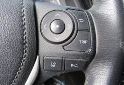 2018 Toyota Corolla - Thumbnail 35