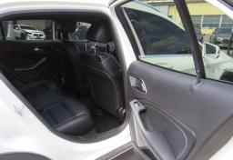 2016 Mercedes-Benz GLA - Thumbnail 28