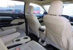 2015 Toyota Highlander - Thumbnail 32