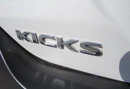 2020 Nissan Kicks - Thumbnail 15