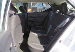 2020 Nissan Kicks - Thumbnail 31