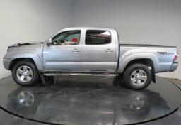 2015 Toyota Tacoma - Thumbnail 12