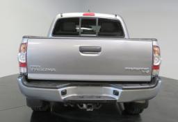 2015 Toyota Tacoma - Thumbnail 10