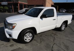 2014 Toyota Tacoma - Thumbnail 2