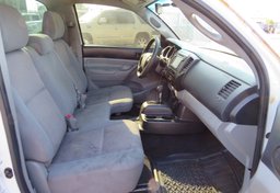 2014 Toyota Tacoma - Thumbnail 28