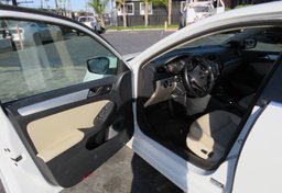 2018 Volkswagen Jetta - Thumbnail 20