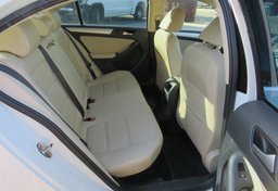 2018 Volkswagen Jetta - Thumbnail 28