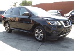 2019 Nissan Pathfinder - Thumbnail 2