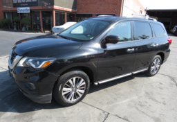 2019 Nissan Pathfinder - Thumbnail 3