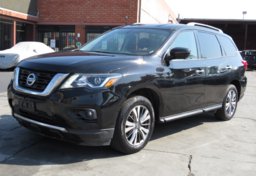 2019 Nissan Pathfinder - Thumbnail 1