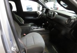 2017 Toyota Tacoma - Thumbnail 28