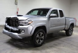 2017 Toyota Tacoma - Thumbnail 3