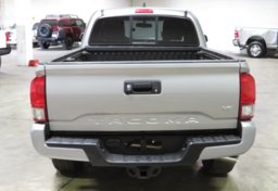2017 Toyota Tacoma - Thumbnail 10