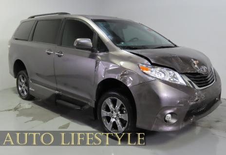 Picture of 2015 Toyota Sienna