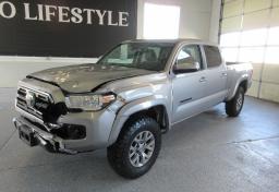 2018 Toyota Tacoma - Thumbnail 2
