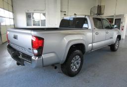 2018 Toyota Tacoma - Thumbnail 9