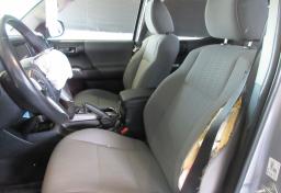 2018 Toyota Tacoma - Thumbnail 29