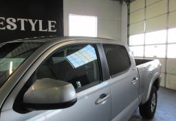 2018 Toyota Tacoma - Thumbnail 14