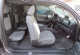 2020 Toyota Tacoma - Thumbnail 14