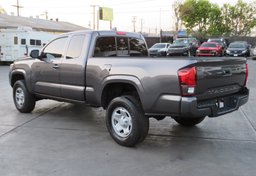 2020 Toyota Tacoma - Thumbnail 10