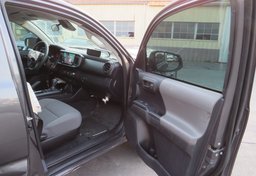 2020 Toyota Tacoma - Thumbnail 16