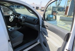 2014 Toyota Tacoma - Thumbnail 23