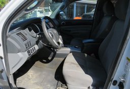 2014 Toyota Tacoma - Thumbnail 27