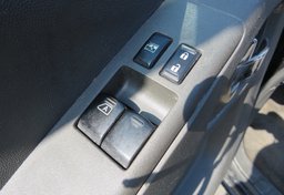 2017 Nissan Frontier - Thumbnail 35