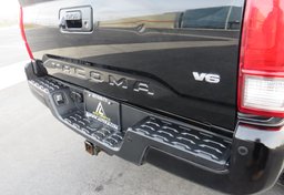 2016 Toyota Tacoma - Thumbnail 27