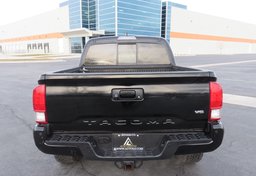 2016 Toyota Tacoma - Thumbnail 15