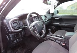 2016 Toyota Tacoma - Thumbnail 33